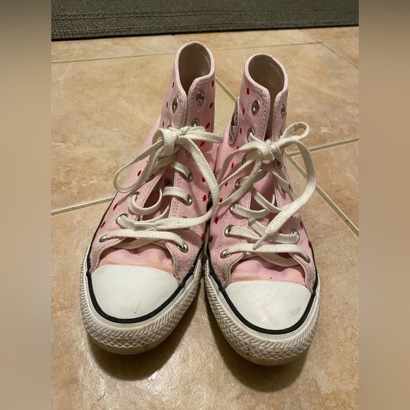 Pink Embroidered Converse - Picture 2 of 4